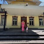 Avar ja valgusküllane seminariruum ning peosaal Tartu lähedal Eesti Põllumajandusmuuseumis