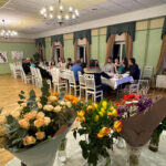 Avar ja valgusküllane seminariruum ning peosaal Tartu lähedal Eesti Põllumajandusmuuseumis